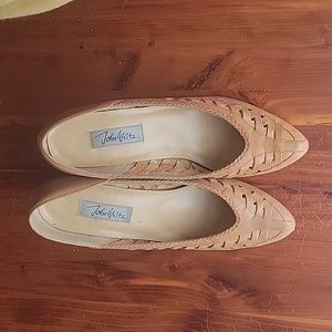 Vintage 70s pointy toe leather weaved heels